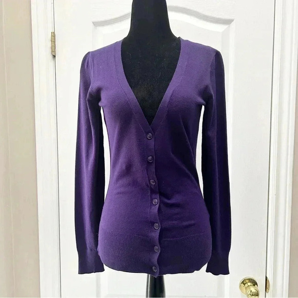 Ricki’s Cardigan  V Neck Button Front Fitted Purple Size Small - Picture 15 of 16